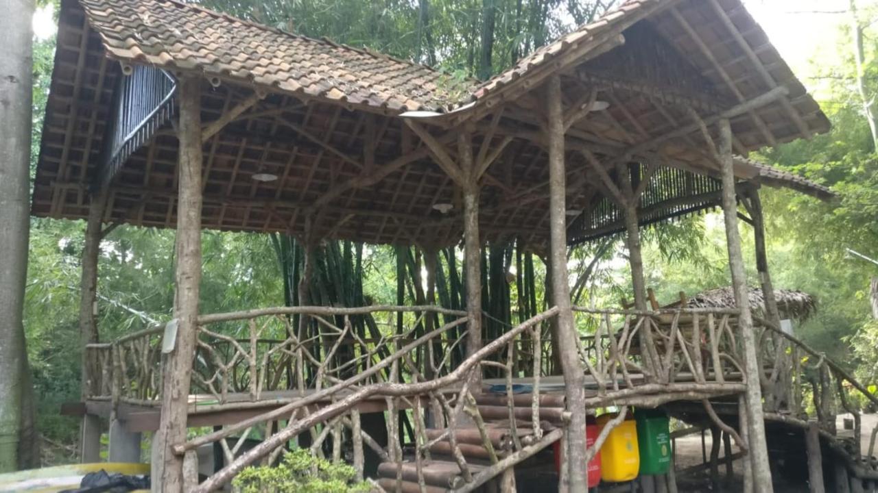 Gerbang Banyu Langit Cottage Bantul Exteriör bild