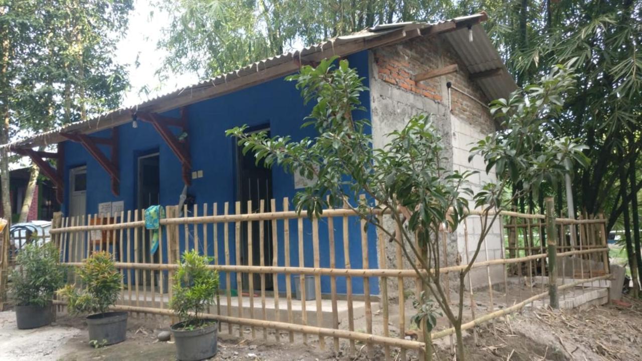 Gerbang Banyu Langit Cottage Bantul Exteriör bild